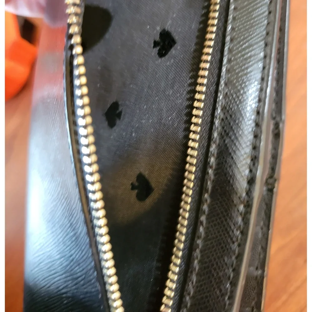 Kate Spade New York Black Saffiano Leather Slim Bifold Wallet Gold Logo AS IS